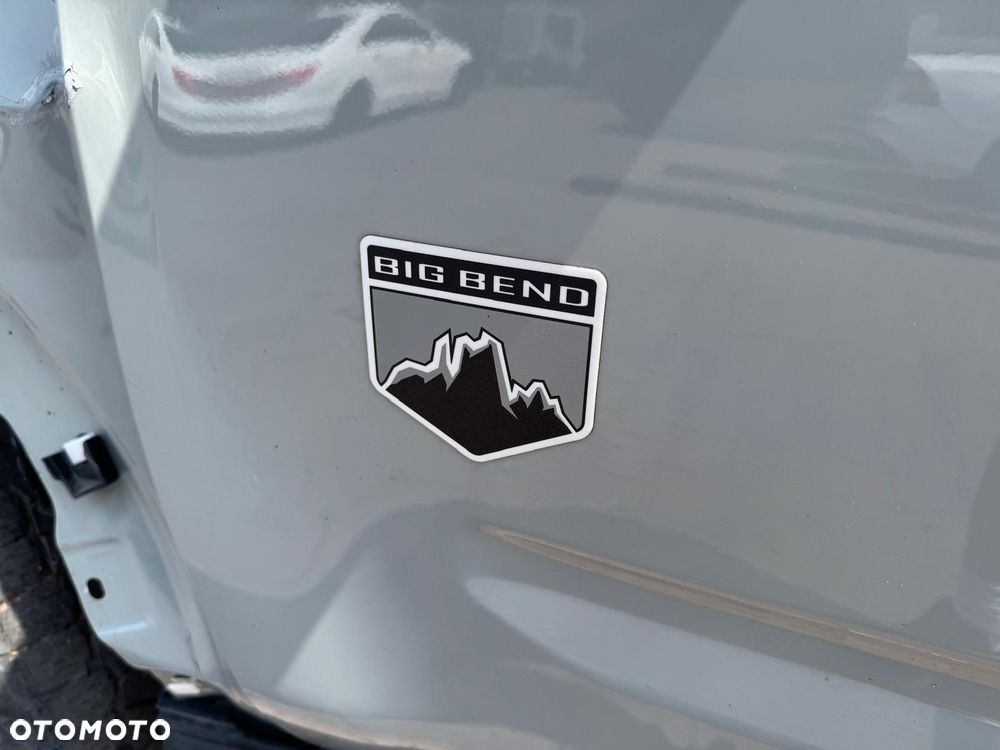 Ford Bronco - 5