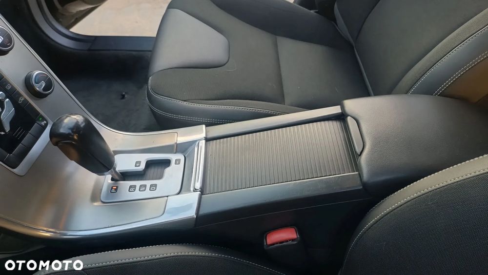 Volvo XC 60 D3 Momentum - 29