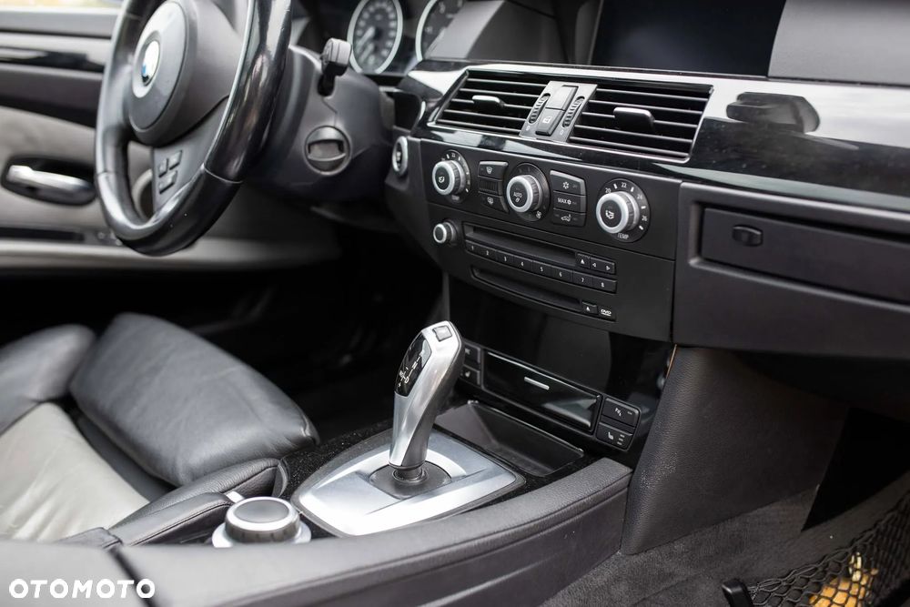 BMW Seria 5 530d Touring - 9