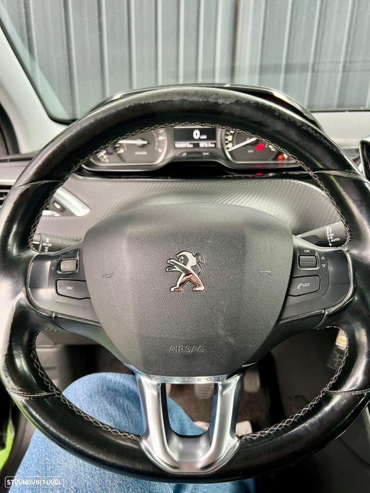 Peugeot 208 1.2 PureTech Allure Pack - 10