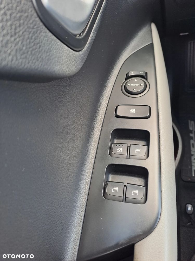 Kia Stonic 1.4 L - 14
