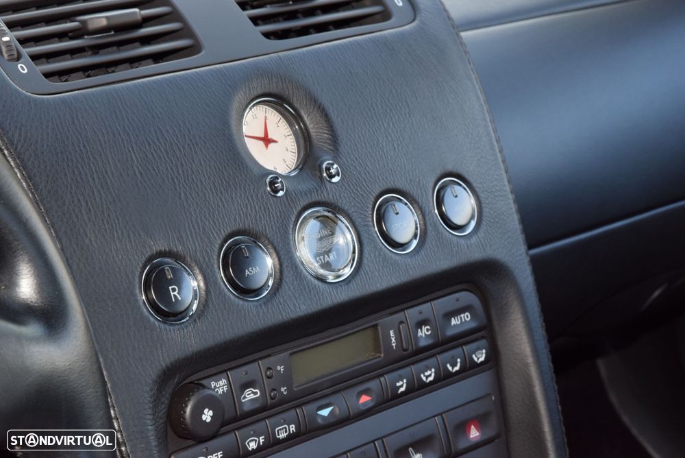 Aston Martin Vanquish - 34