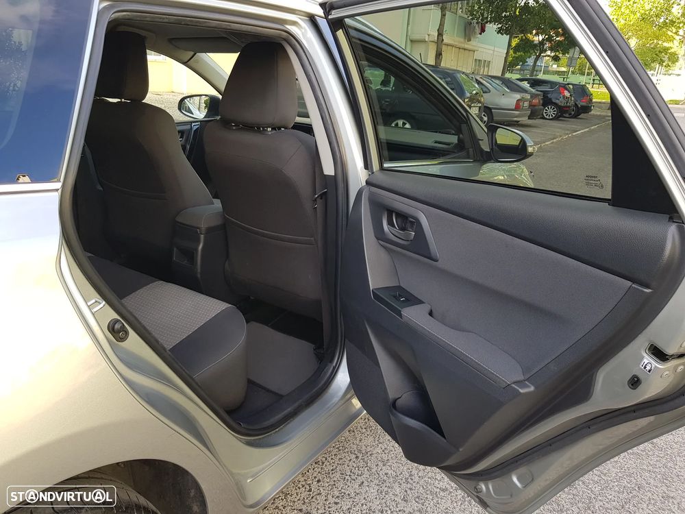 Toyota Auris Touring Sports 1.4 D-4D C.+P.Techo+P.Sport - 33