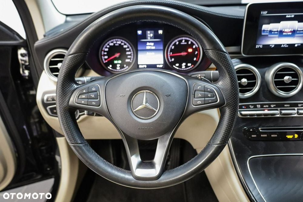 Mercedes-Benz GLC 250 4Matic 9G-TRONIC AMG Line - 17