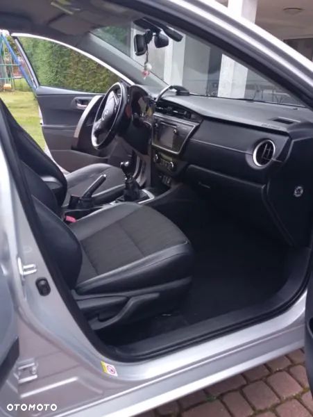 Toyota Auris 1.6 Valvematic Executive - 15