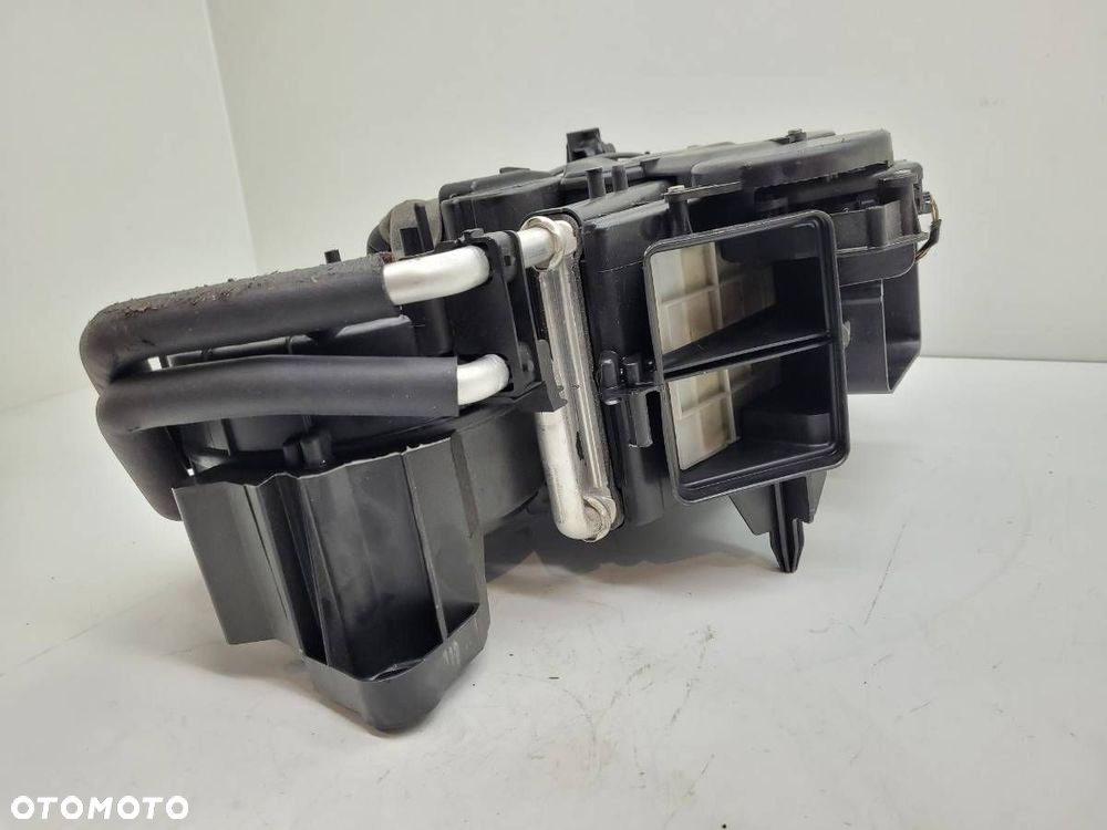 NAGRZEWNICA TYŁ HY32-18D283-AA RANGE ROVER II 2018 L494 EUROPA - 4