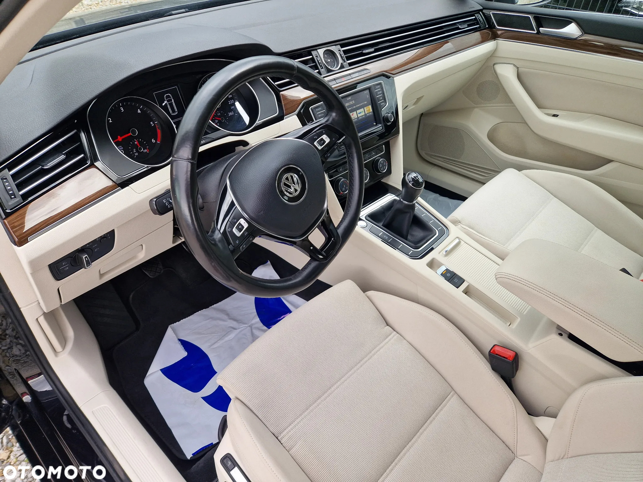 Volkswagen Passat 2.0 TDI BMT Trendline - 9