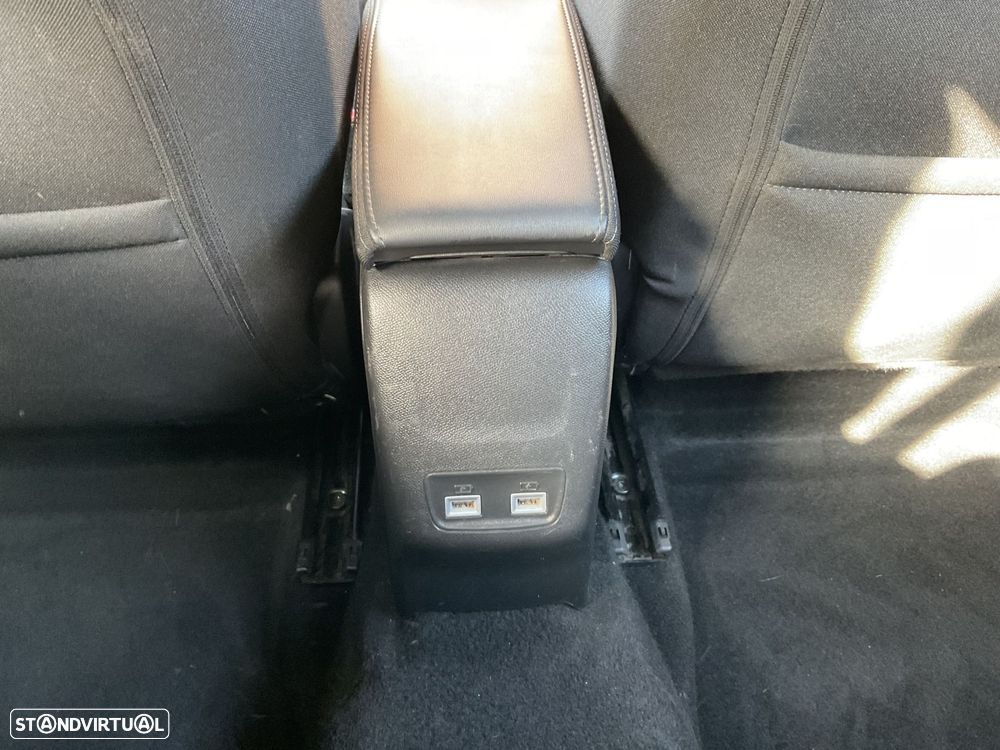Peugeot e-2008 50 kWh Active - 33