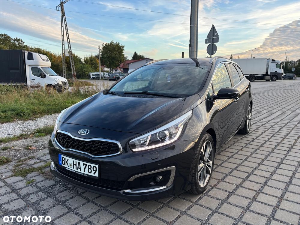 Kia Ceed 1.6 CRDi 136 ISG Dream Team Edition - 12