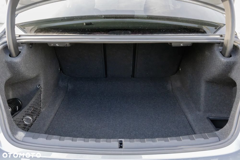 BMW Seria 3 320d xDrive - 24