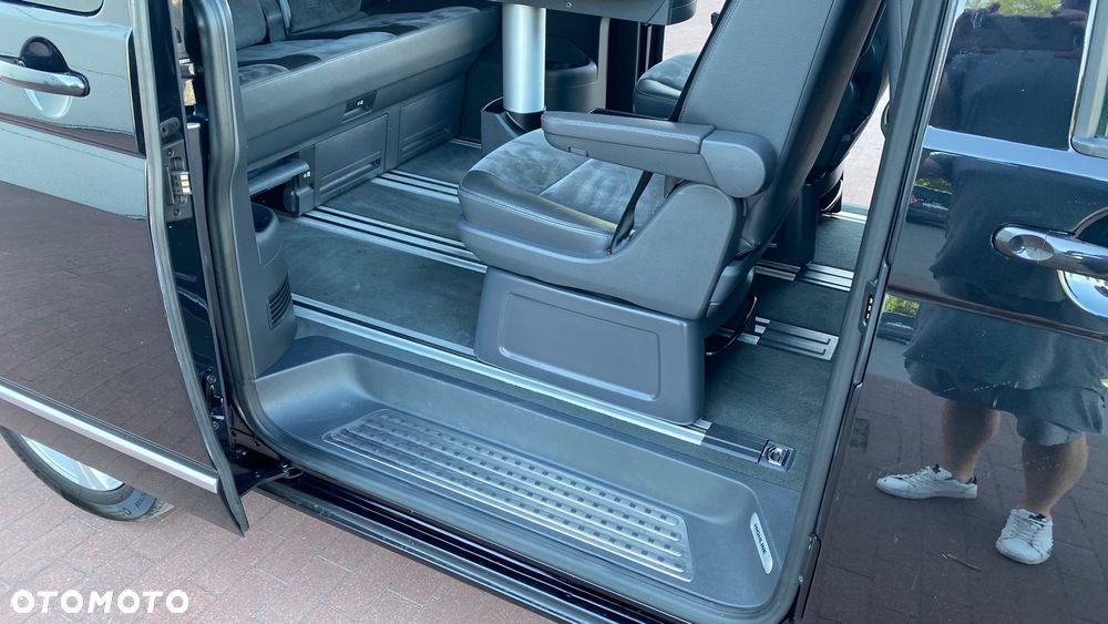 Volkswagen Multivan - 11