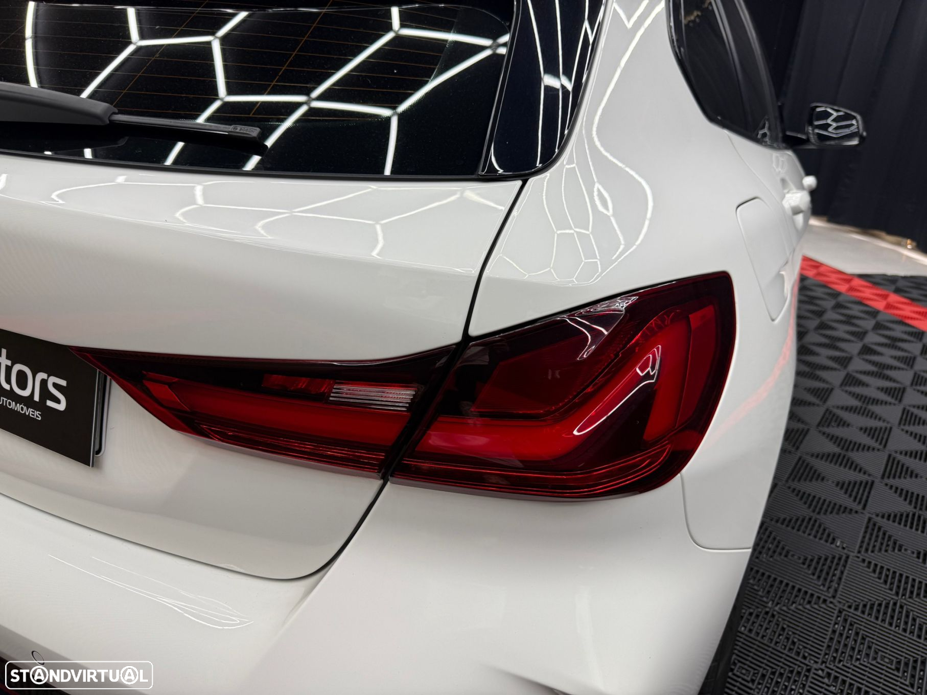 BMW 116 d Pack Desportivo M - 13