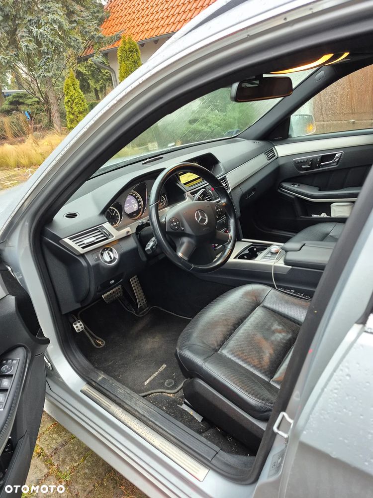 Mercedes-Benz E-Class 2010 photo 5
