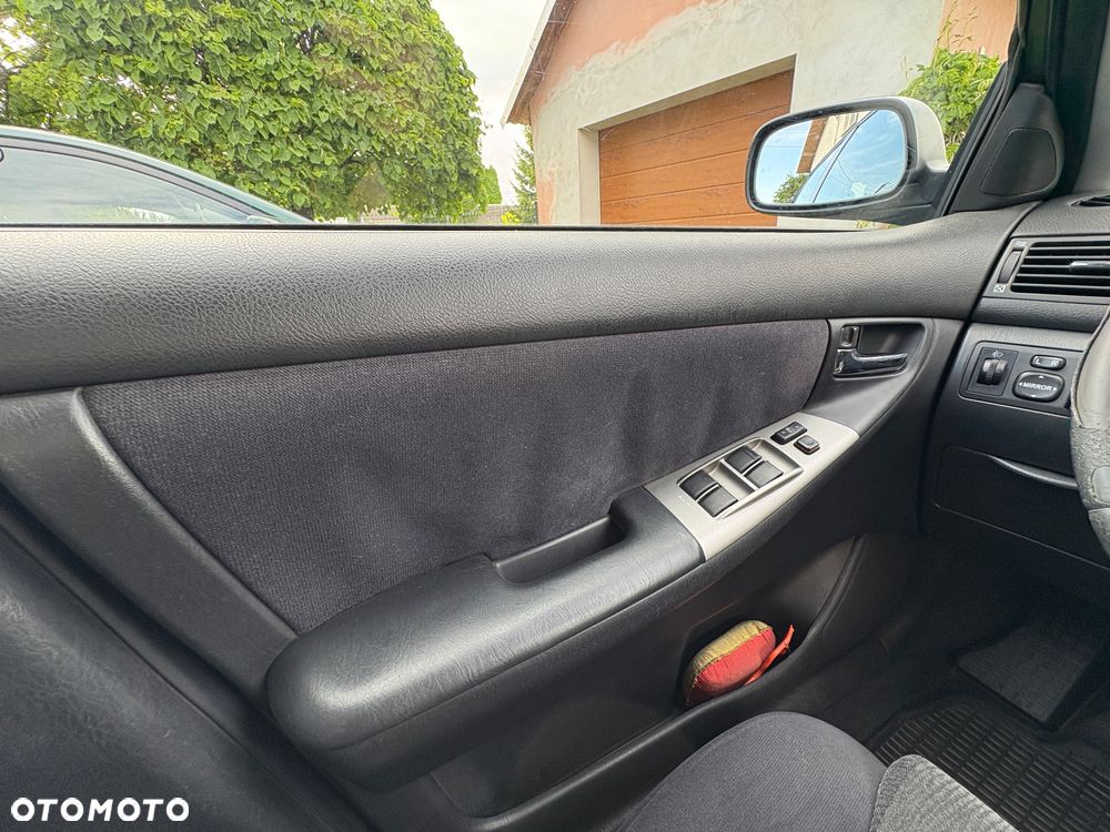 Toyota Corolla 2.0 D-4D Sol - 21