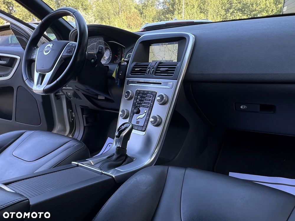 Volvo XC 60 D4 Momentum - 19