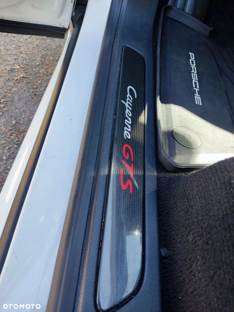 Porsche Cayenne - 20