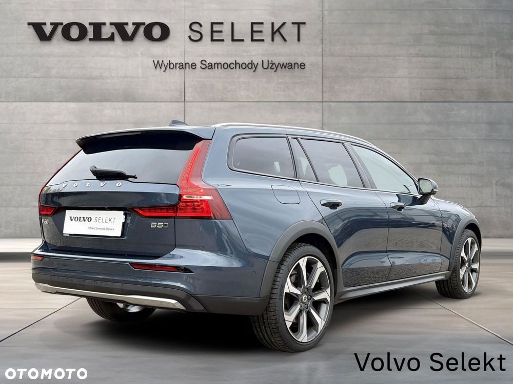 Volvo V60 Cross Country - 9