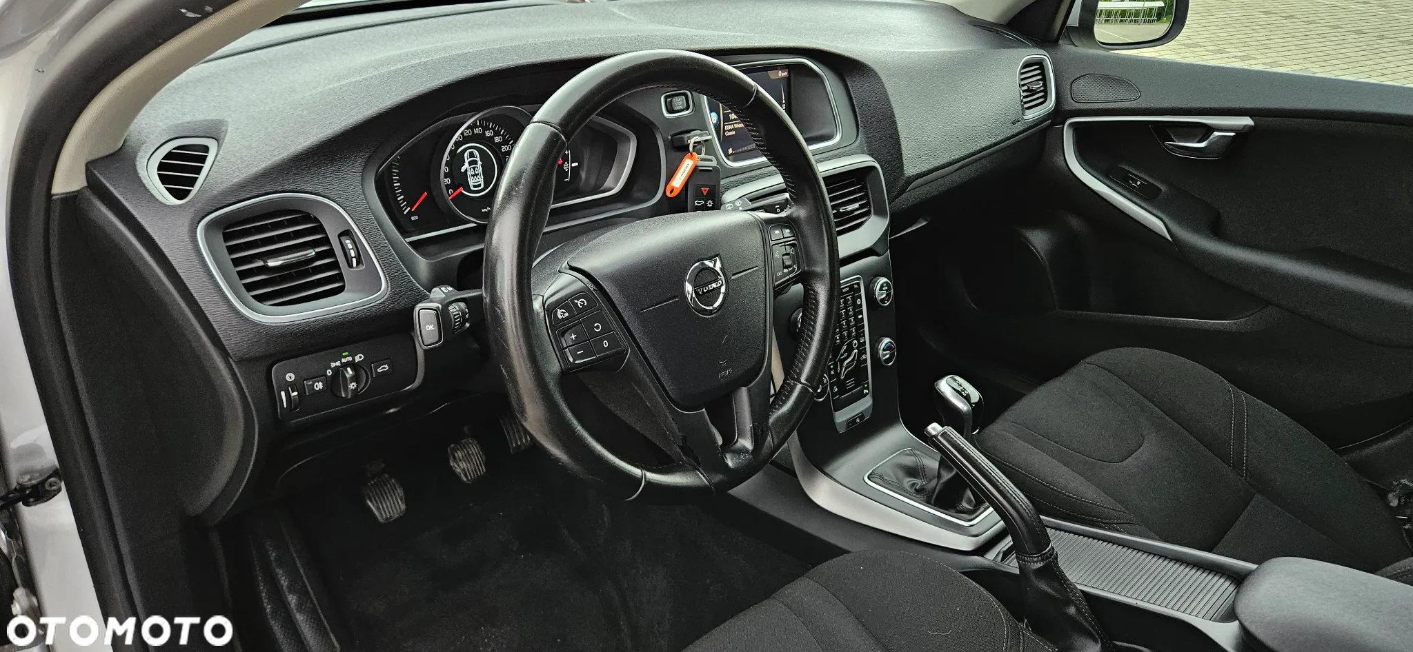 Volvo V40 D2 Drive-E Momentum - 6