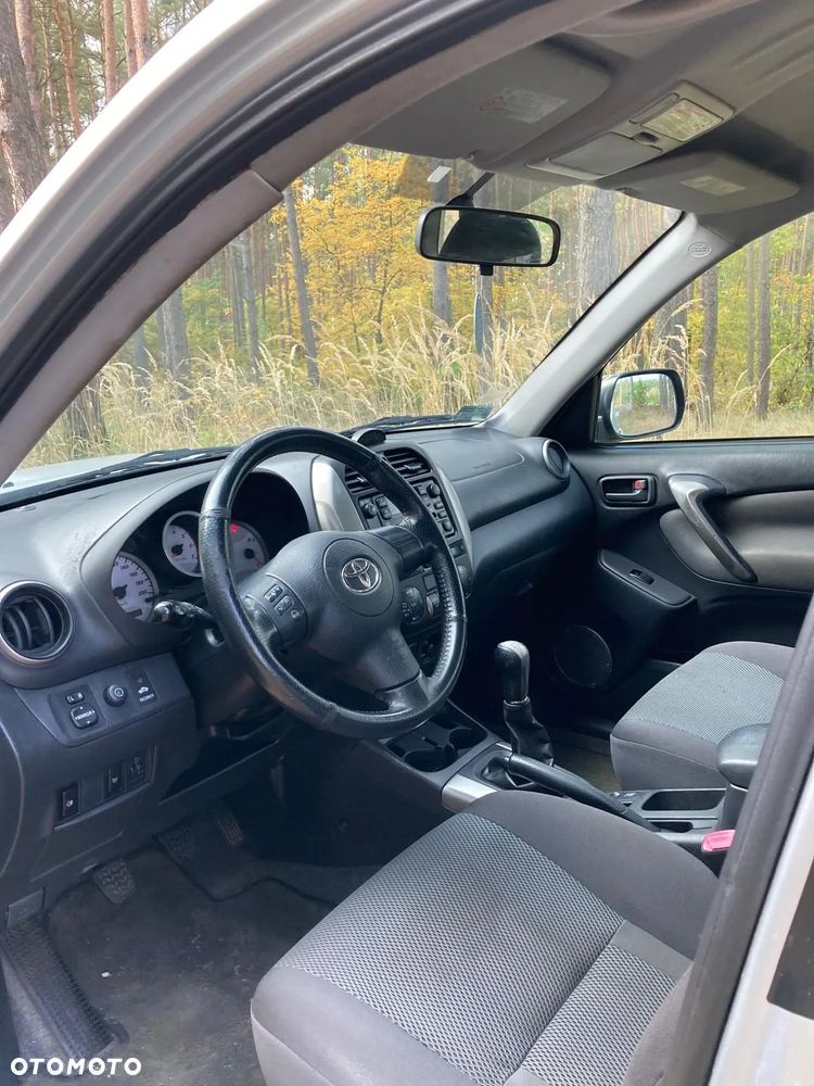 Toyota RAV4 2.0 D-4D 4x4 - 6