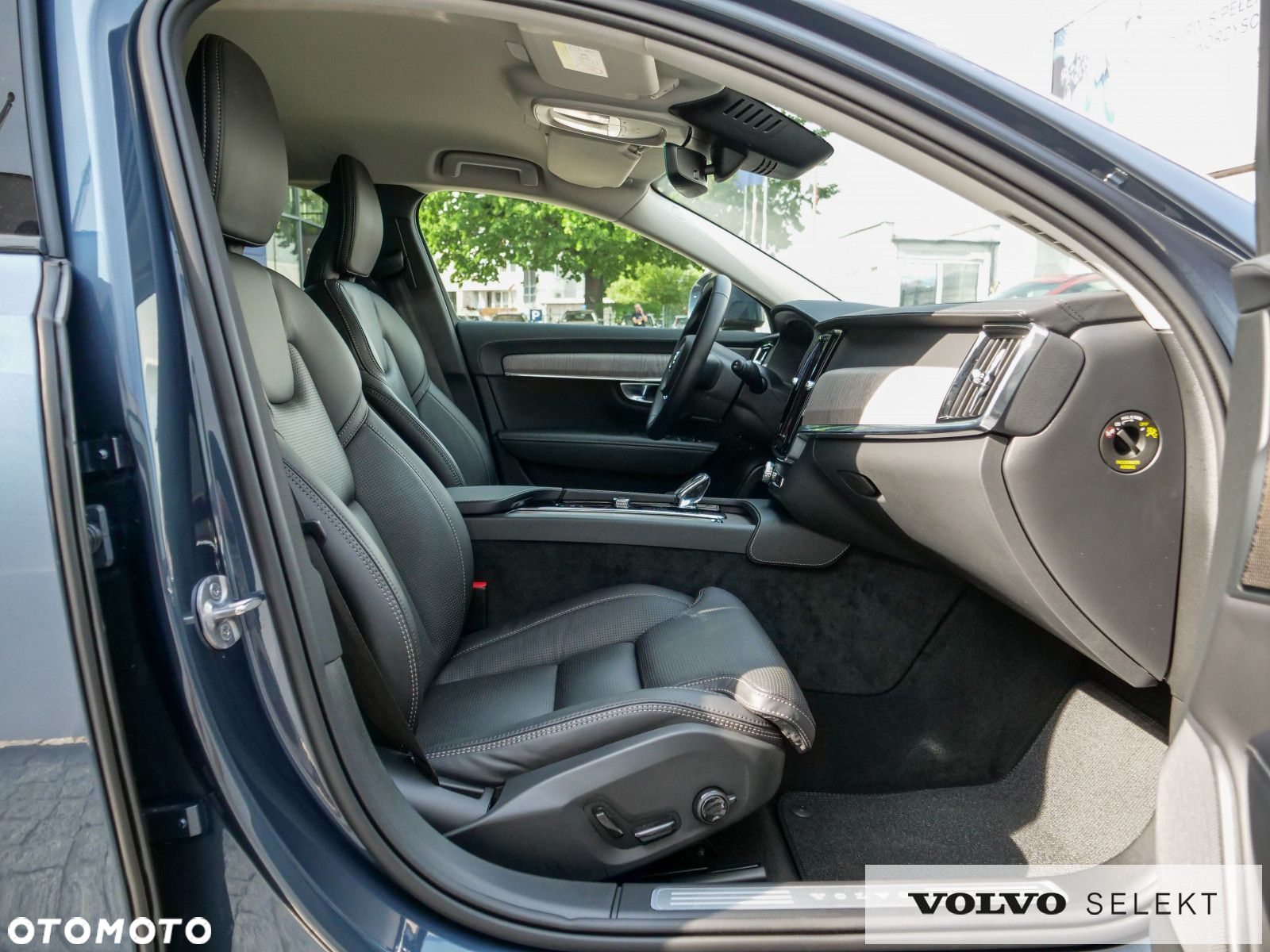 Volvo V90 Cross Country - 32