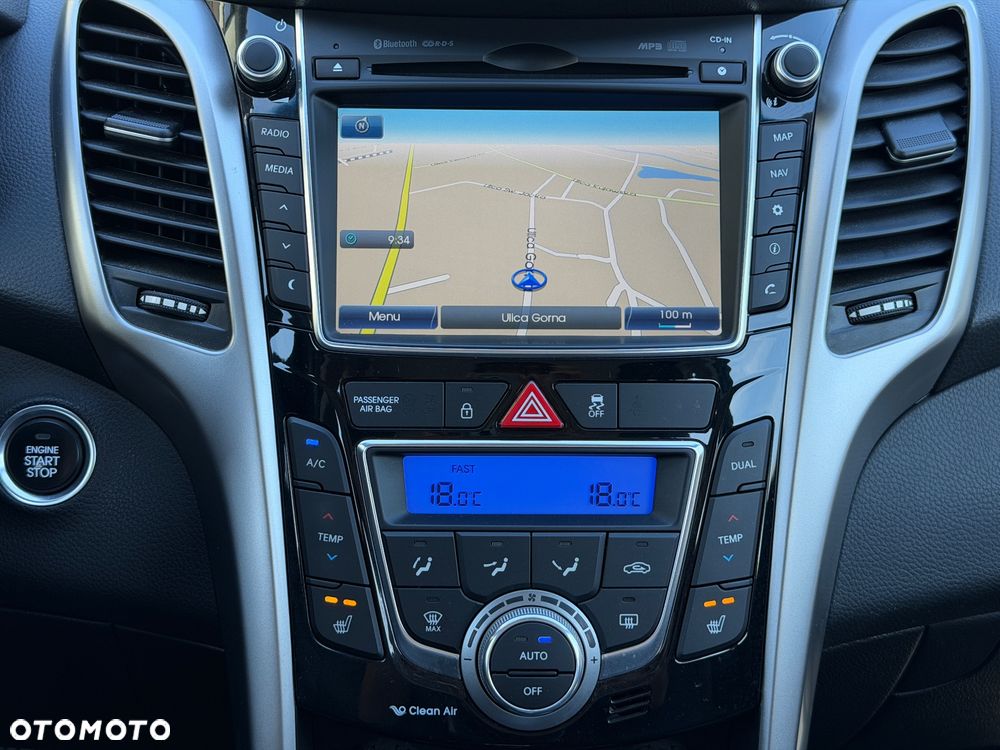 Hyundai i30 blue Kombi 1.4 YES Gold - 16