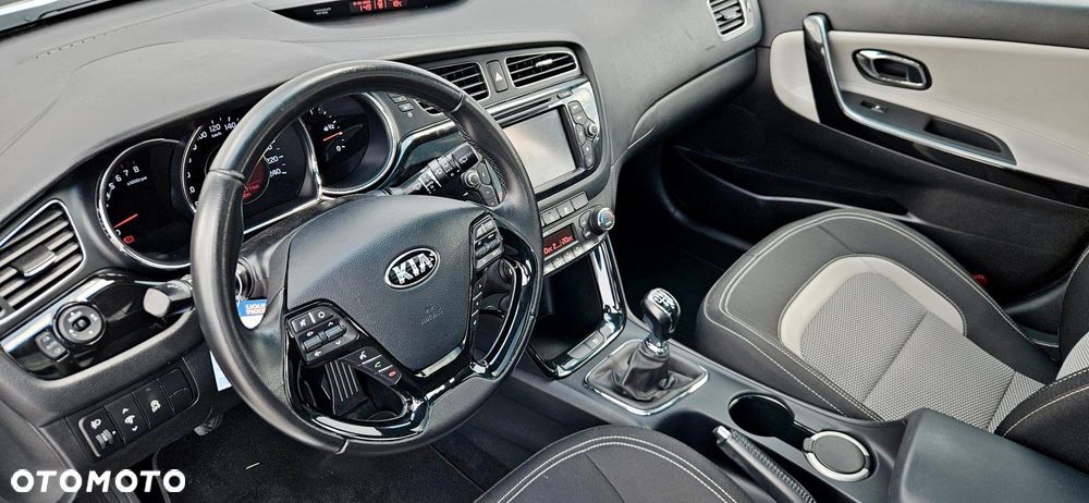 Kia Ceed 1.6 GDI Platinum Edition - 10