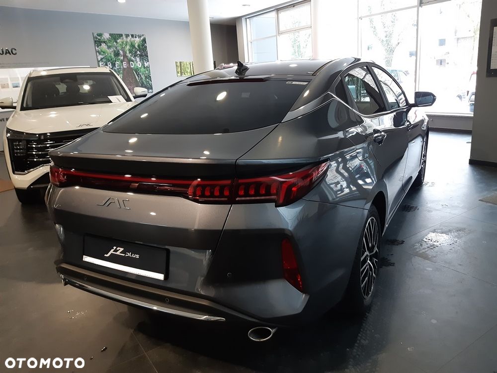 JAC J7 Plus CVT - 7