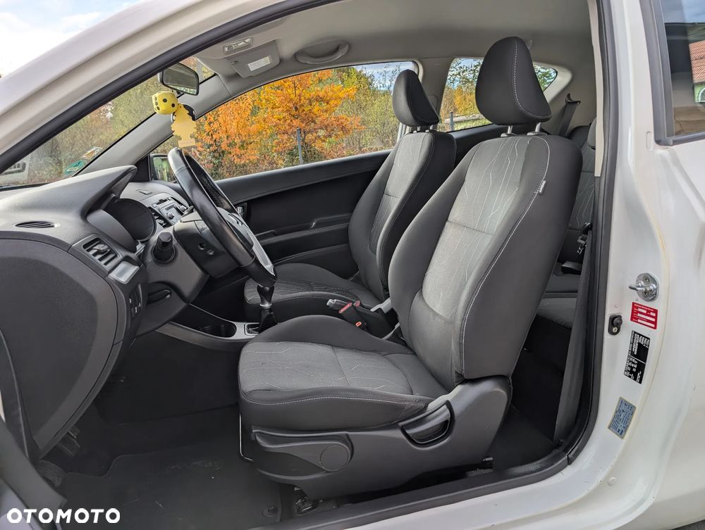 Kia Picanto 1.0 Fifa World Cup Edition - 12