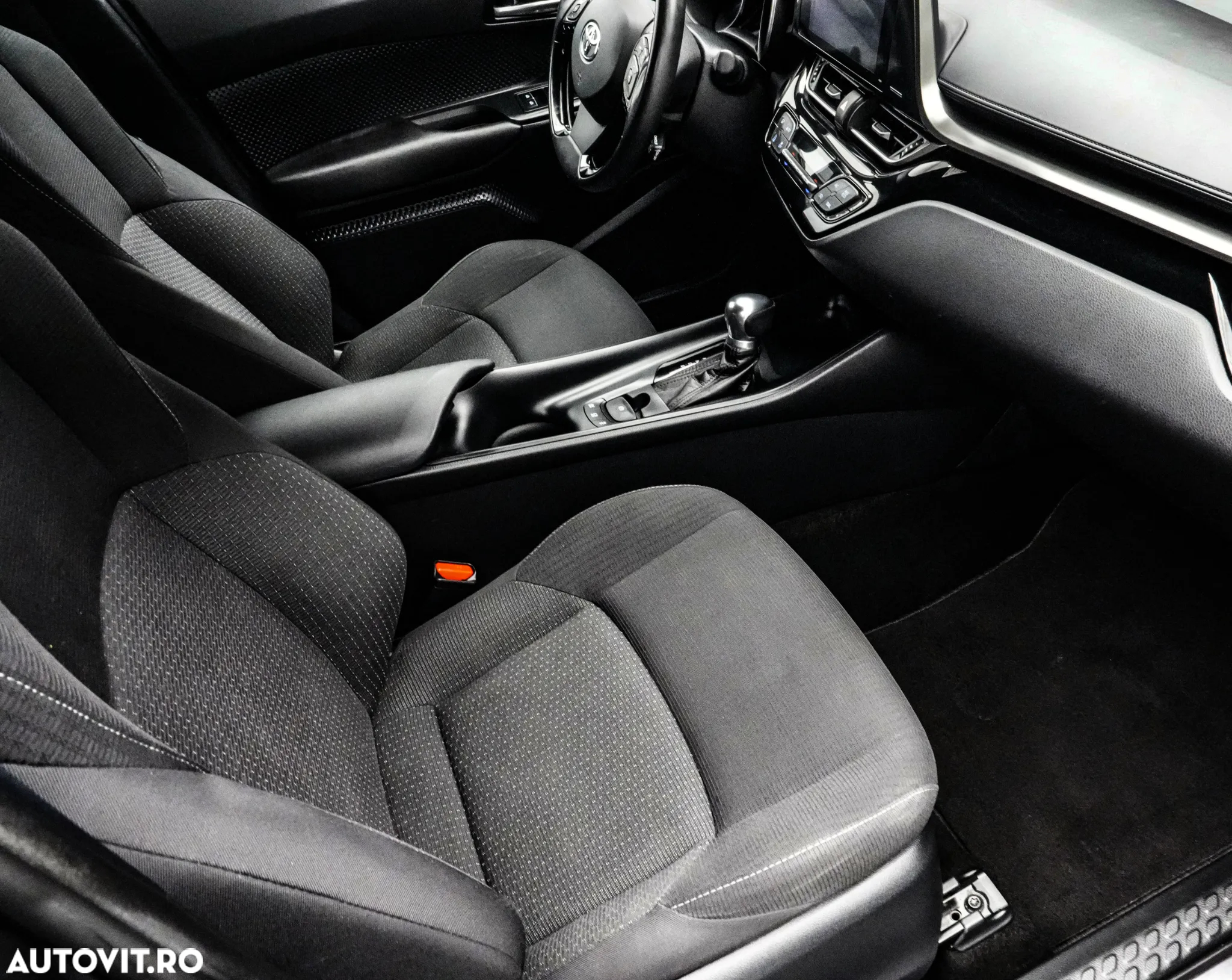 Toyota C-HR 1.8 HSD 4x2 CVT C-lassy - 10