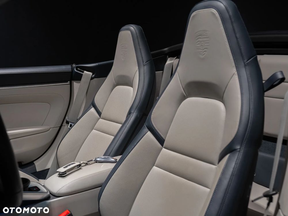 Porsche 911 Carrera GTS - 19