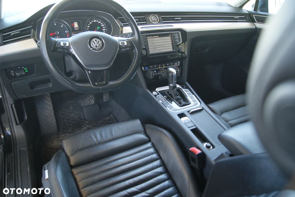 Volkswagen Passat 2.0 TDI (BlueMotion Technology) DSG Highline - 26