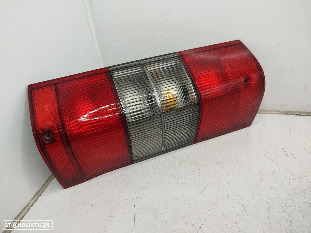 Farolim Stop Dto Peugeot Boxer Caixa (230L)