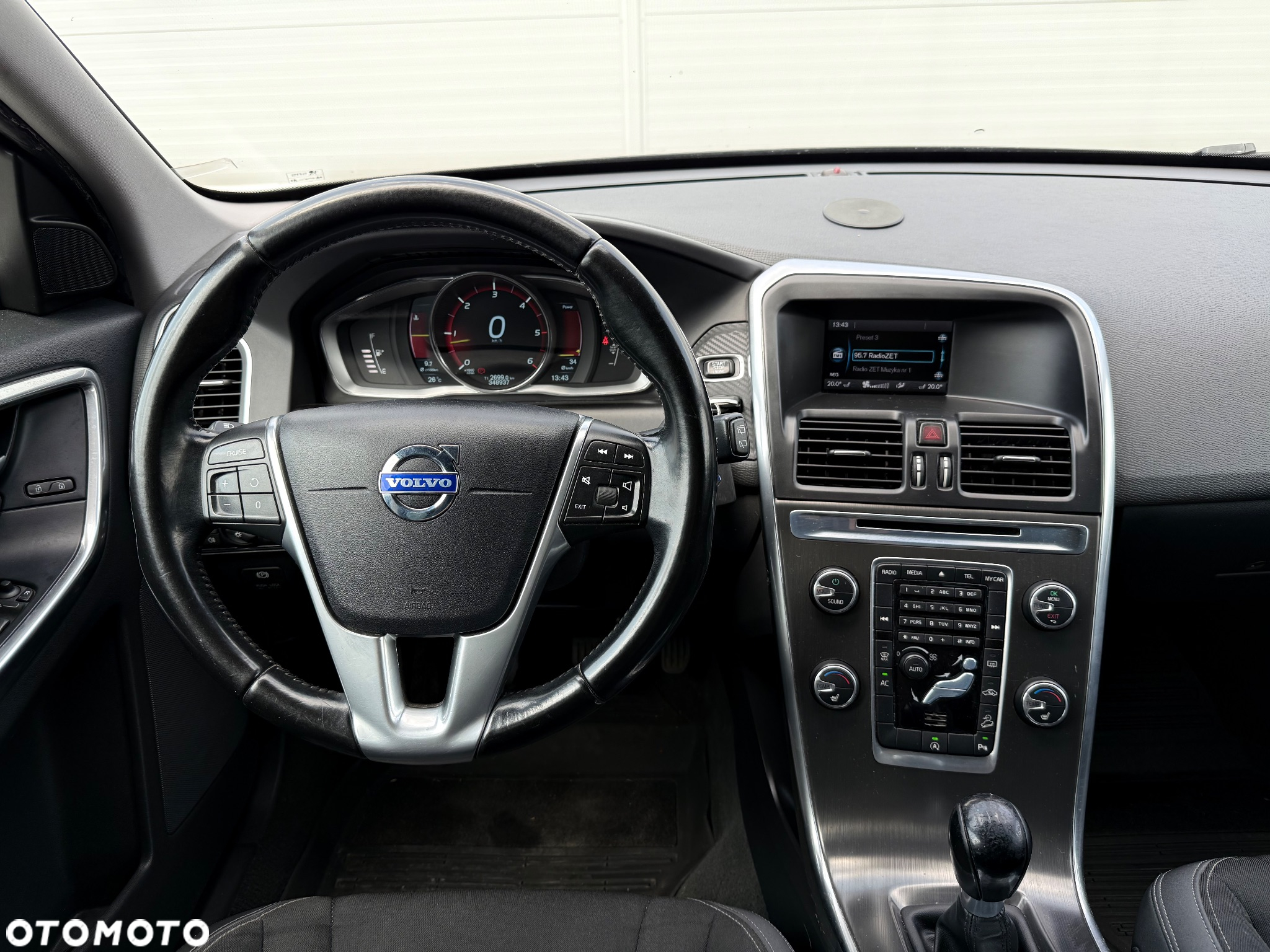 Volvo XC 60 2.4D AWD Momentum - 24