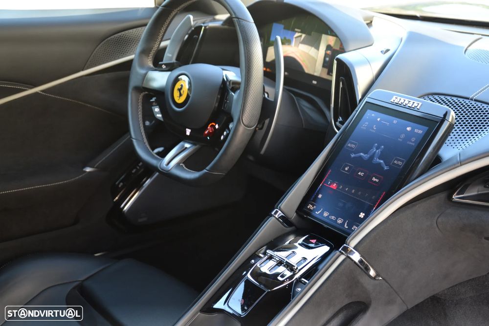 Ferrari Roma 3.9 Twin-Turbo V8 - 35
