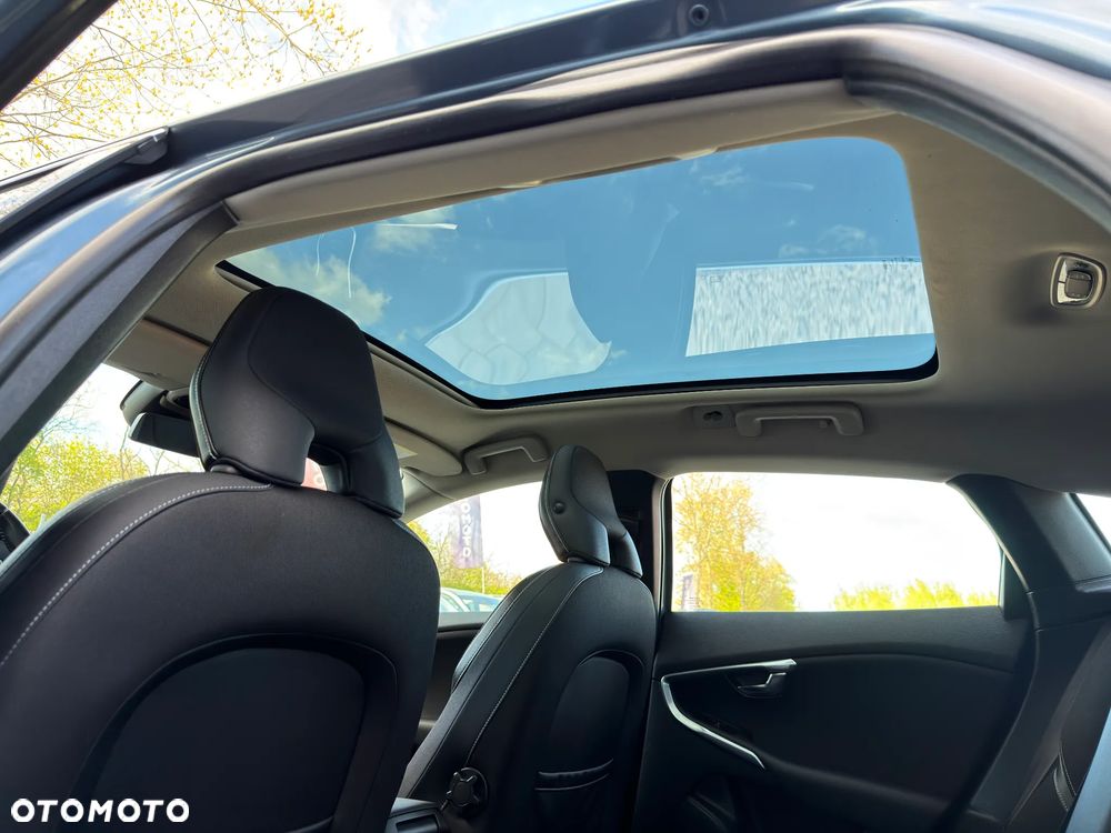 Volvo V40 D2 R-Design Momentum - 28