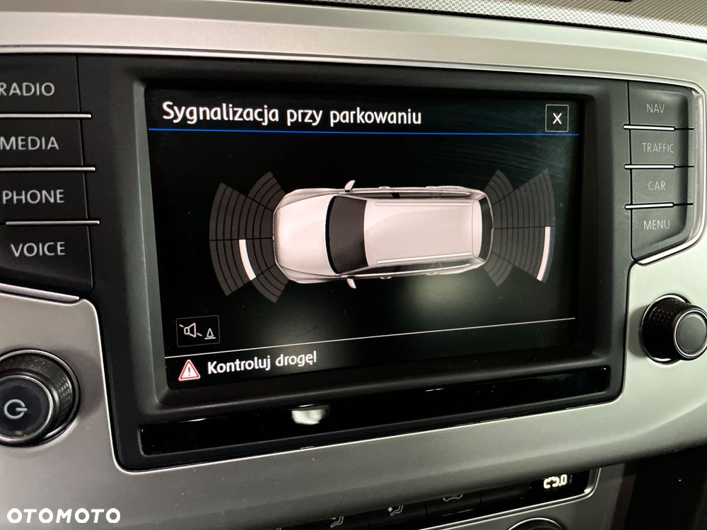 Volkswagen Passat 2.0 TDI (BlueMotion Technology) Comfortline - 22