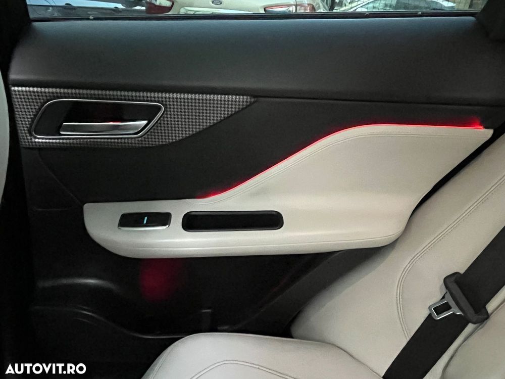 Jaguar F-Pace 30d AWD R-Sport - 27