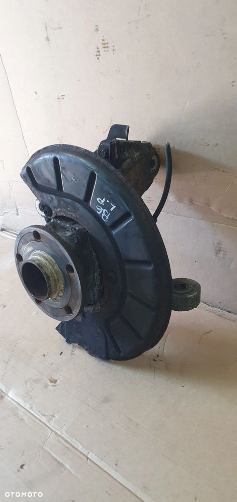 Zwrotnica piasta lewy przód przednia lewa VW Passat B6 2.0 TDI - 4
