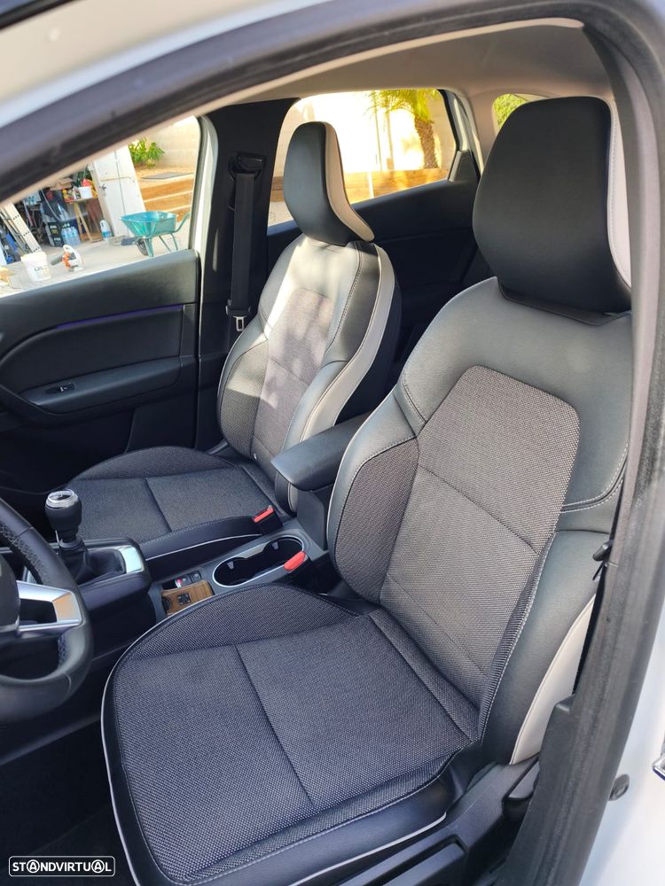 Renault Captur 1.0 TCe Techno Bi-Fuel - 9