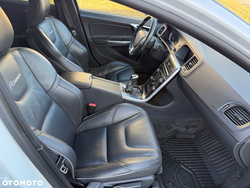 Volvo V60 D4 Drive-E R-Design Summum - 30