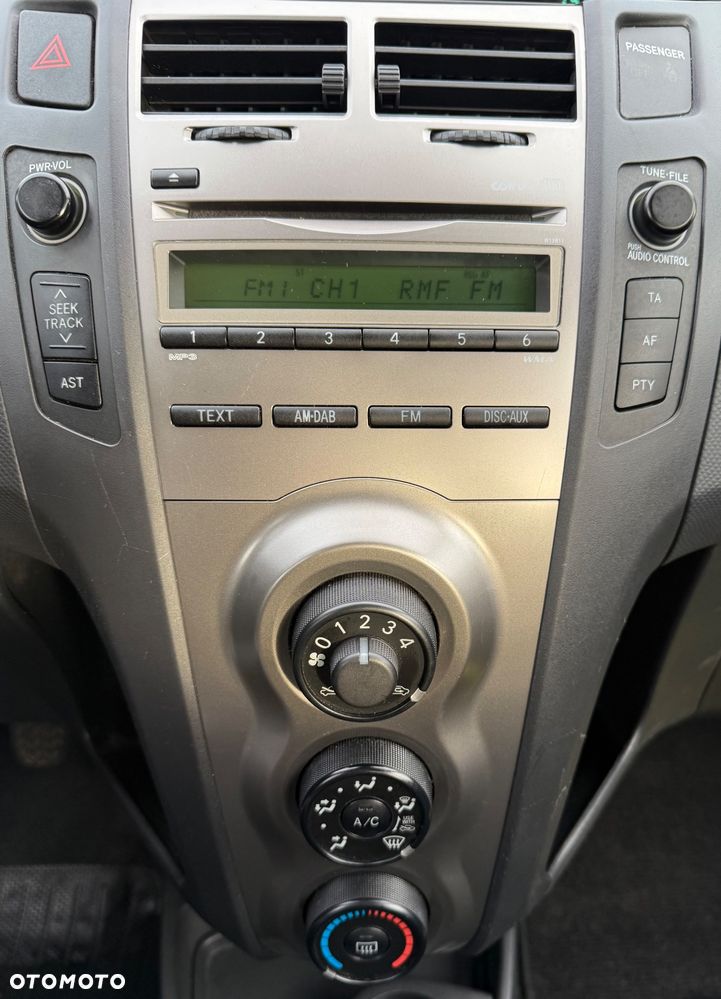 Toyota Yaris 1.33 VVT-i Executive - 16