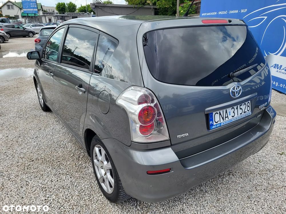 Toyota Corolla Verso 2.2 D-4D X 7os - 8