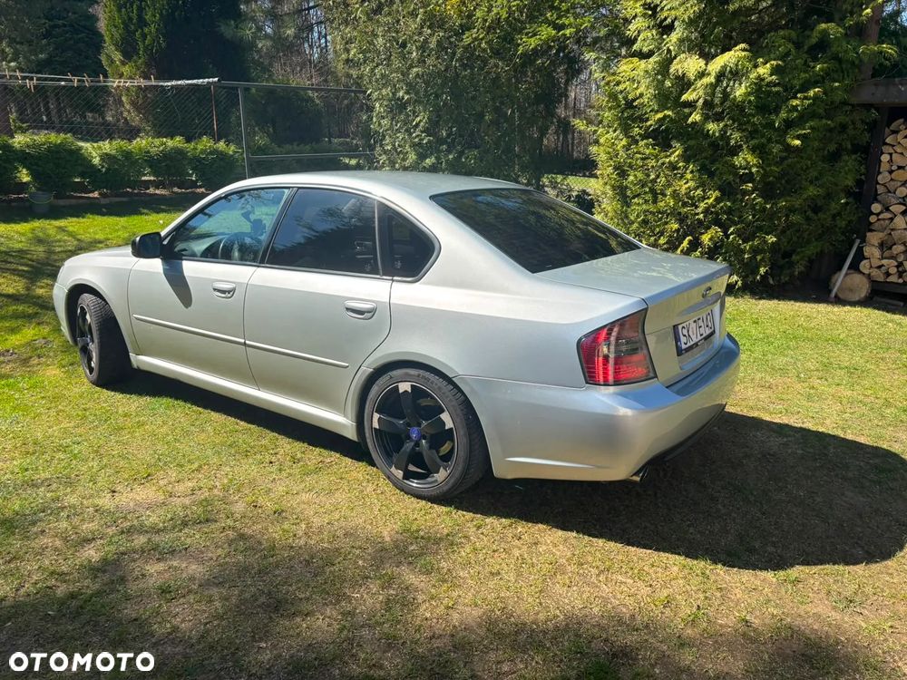 Subaru Legacy - 8