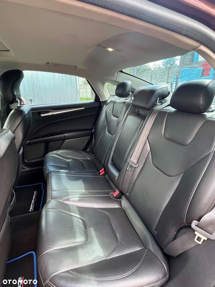 Ford Fusion - 12