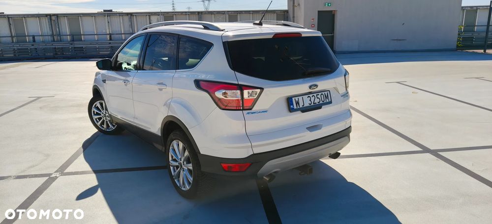 Ford Escape 2.0 EcoBoost AWD Titanium - 4