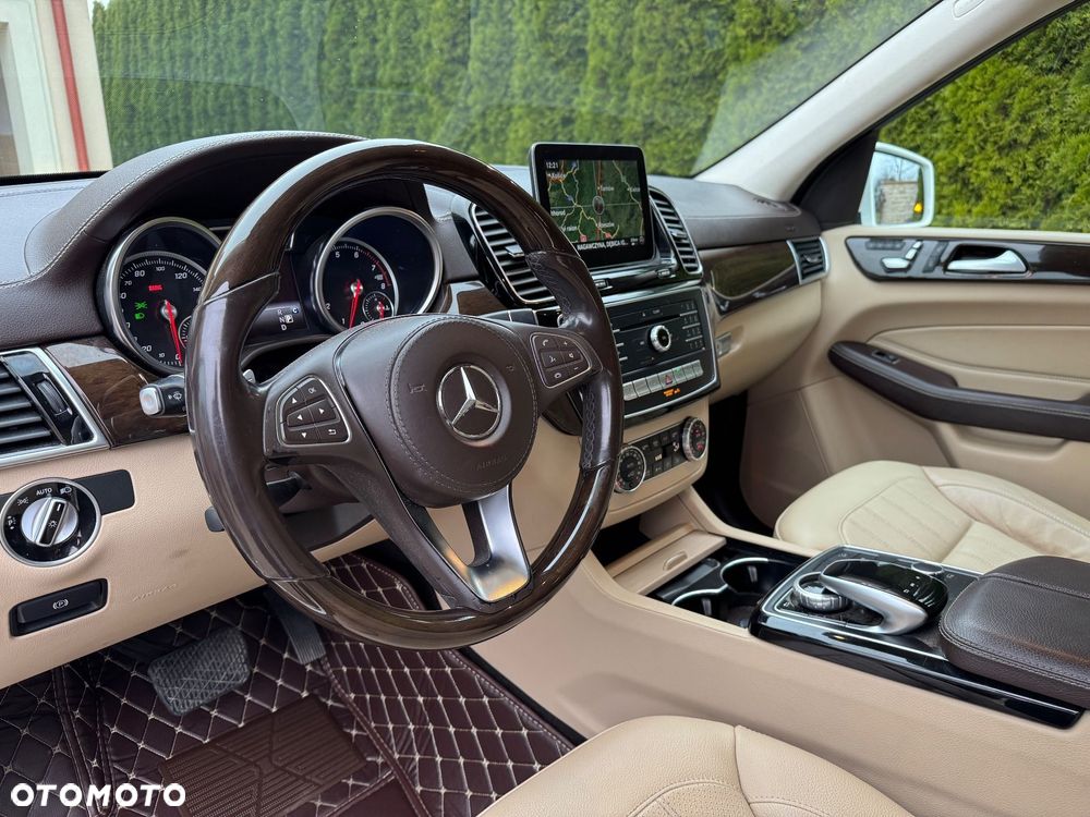 Mercedes-Benz GLS - 3