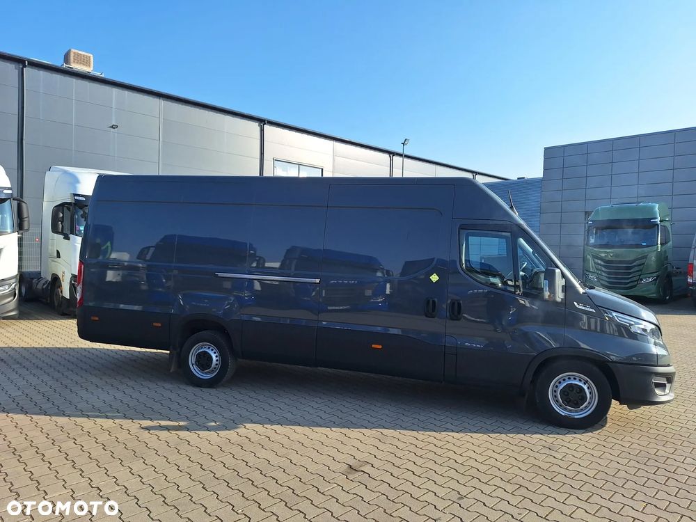 Iveco 35S18 HiMatic furgon 16m blaszak automat FV23% MAXI - 8