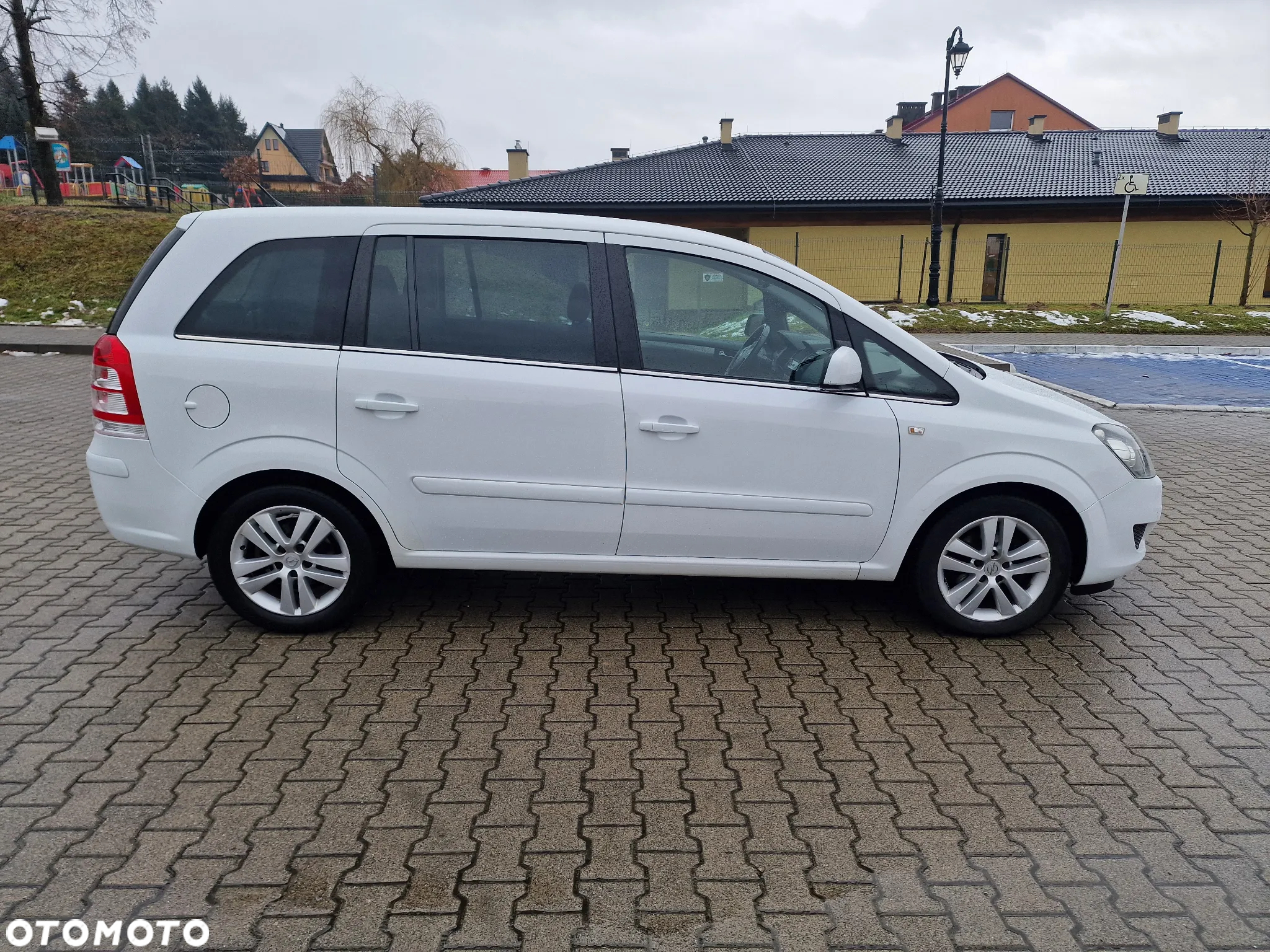 Opel Zafira 1.8 Cosmo - 10