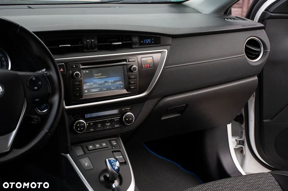 Toyota Auris 1.8 HSD Prestige NAVI - 26