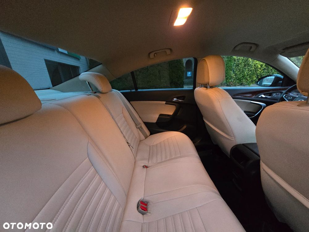 Opel Insignia - 30
